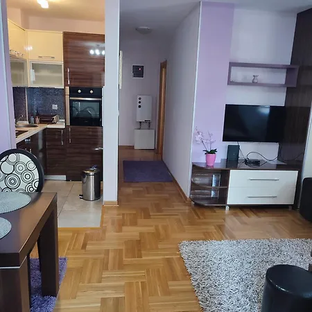 Apartment Bogdan 15-2 *