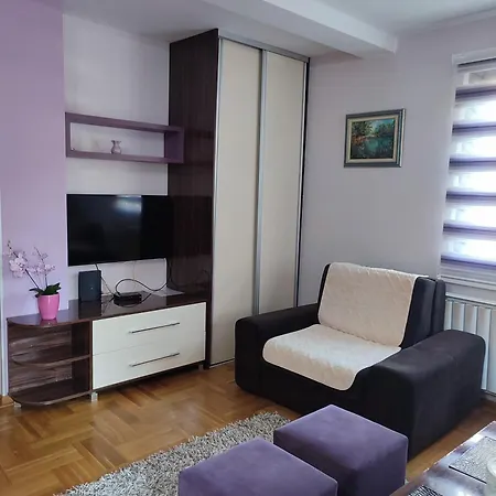 Bogdan 15-2 Apartment